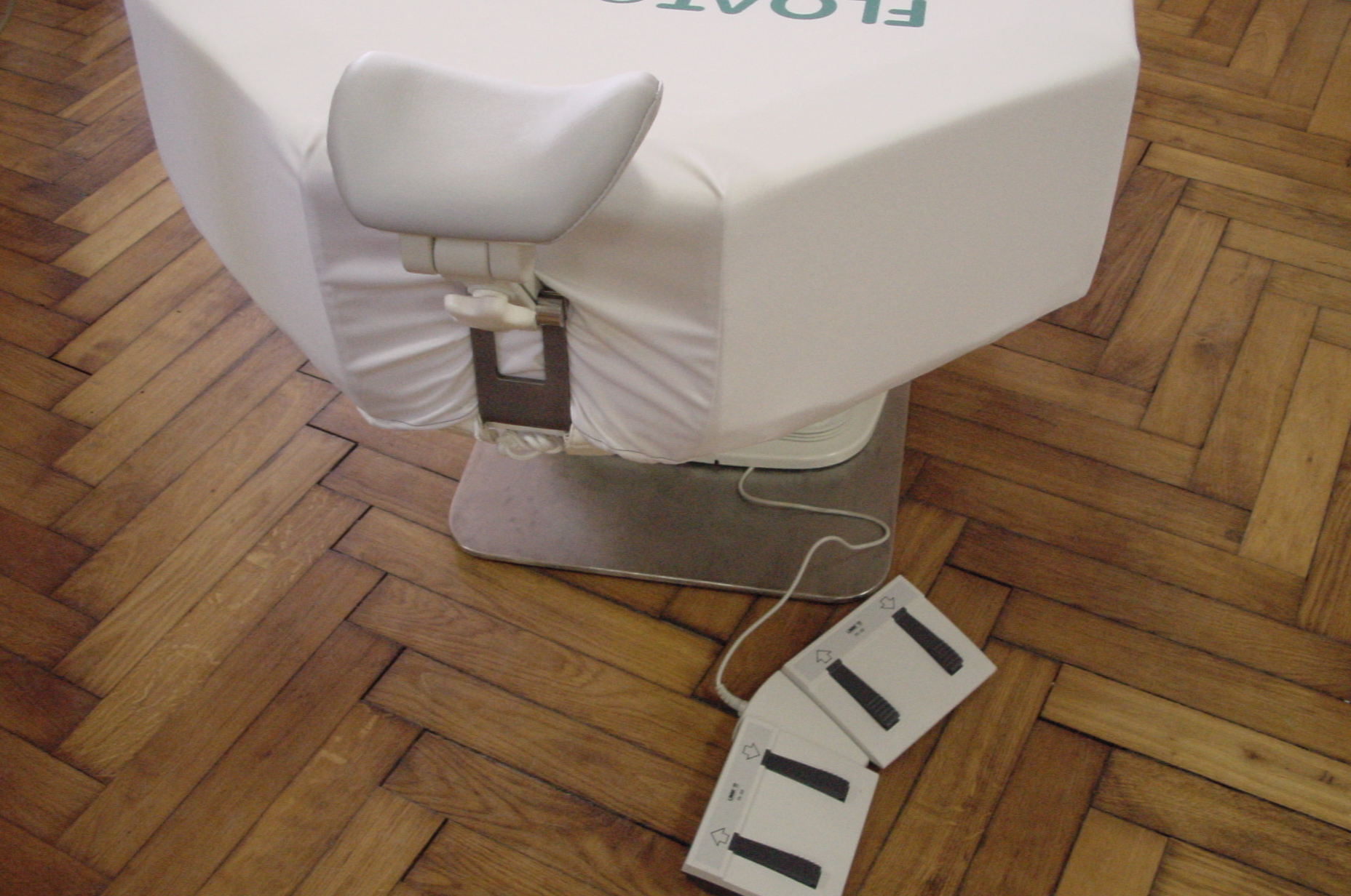 Aimar FDM Monaco Salle Blanche Float Concept table d'opération